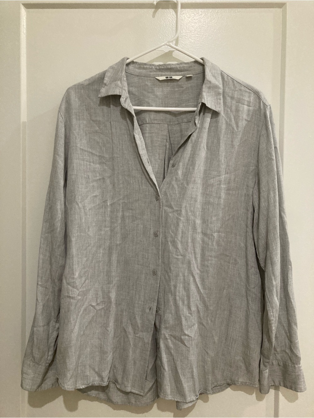 Uniqlo Light Gray Women’s  Button-Up Shirt